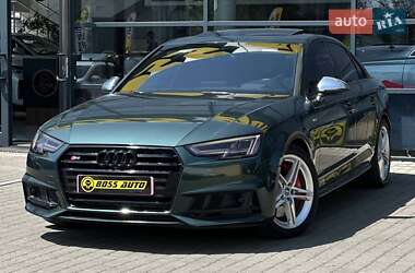 Седан Audi S4 2018 в 