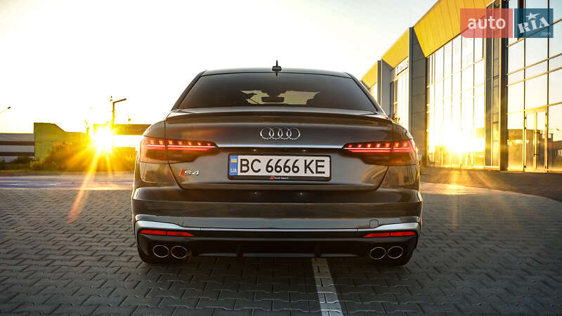 Седан Audi S4 2020 в Львове