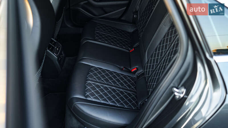 Седан Audi S4 2020 в Львове