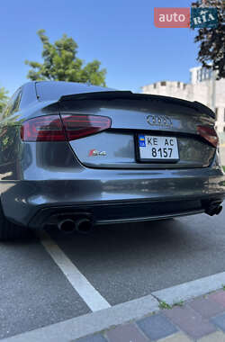 Седан Audi S4 2015 в 