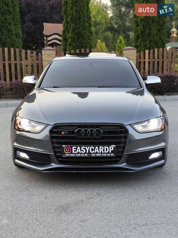 Седан Audi S4 2014 в Дніпрі