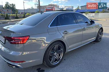 Седан Audi S4 2018 в 