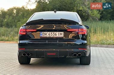Седан Audi S4 2018 в 