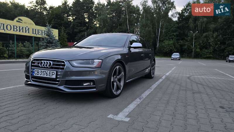 Седан Audi S4 2014 в Чернігові