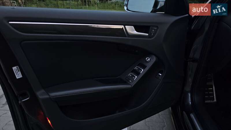 Седан Audi S4 2014 в Чернігові
