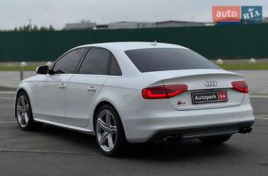 Седан Audi S4 2013 в 
