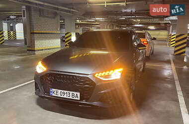 Седан Audi S4 2022 в 