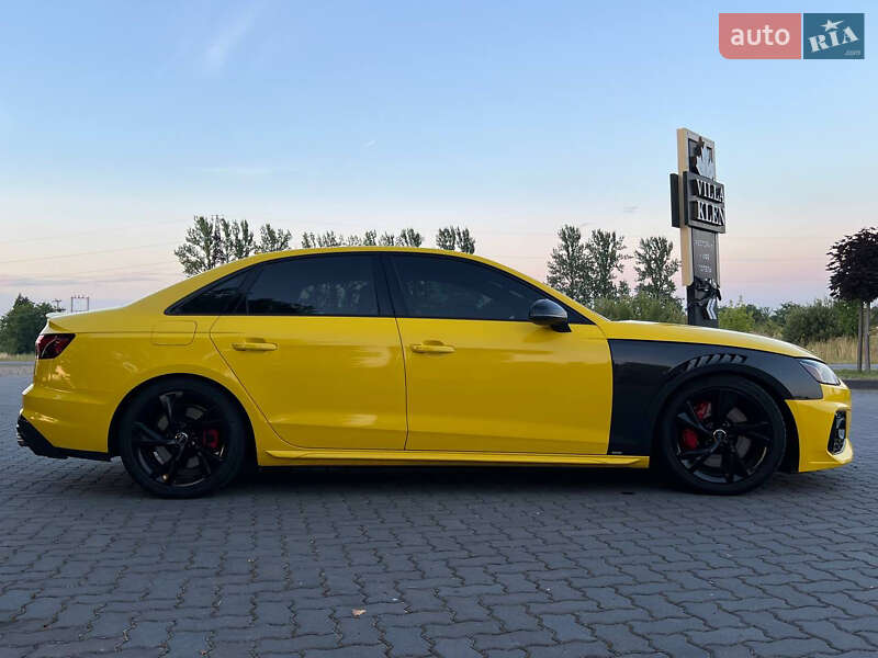 Седан Audi S4 2020 в Коломые