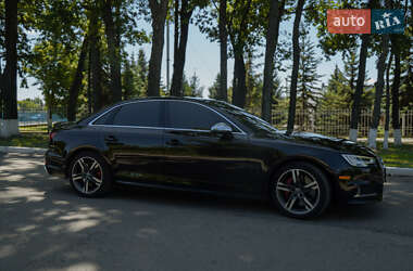 Седан Audi S4 2018 в 