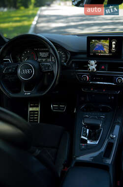Седан Audi S4 2018 в 