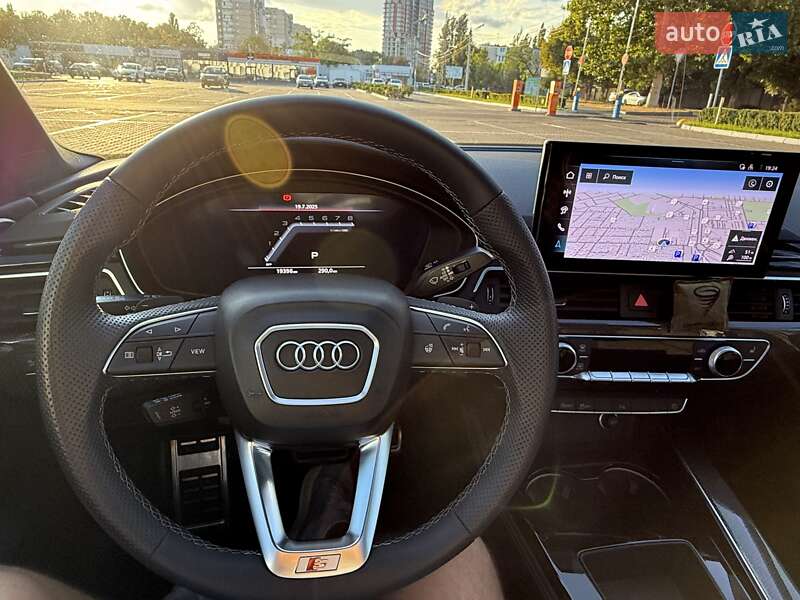 Седан Audi S4 2023 в Одесі
