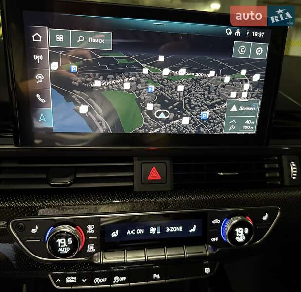 Седан Audi S4 2023 в Одесі