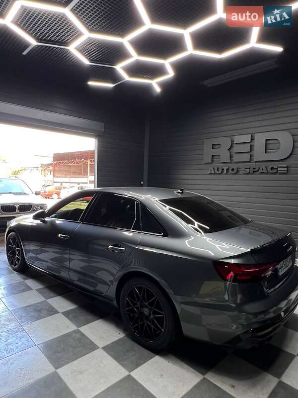 Седан Audi S4 2023 в Одесі