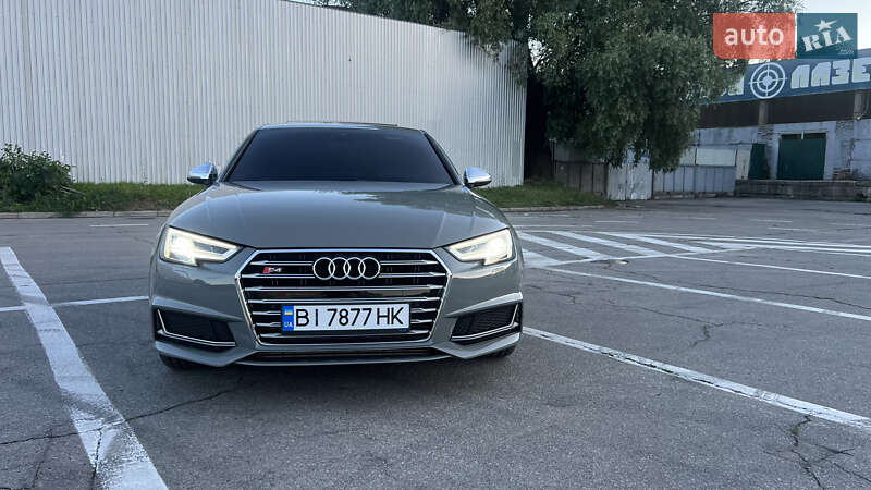 Седан Audi S4 2018 в Полтаве