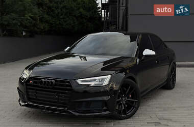 Седан Audi S4 2018 в 