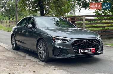 Седан Audi S4 2022 в 