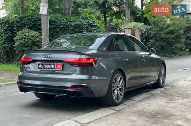 Седан Audi S4 2022 в 