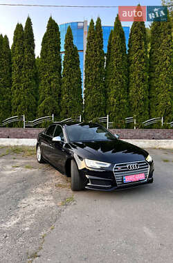 Седан Audi S4 2018 в 