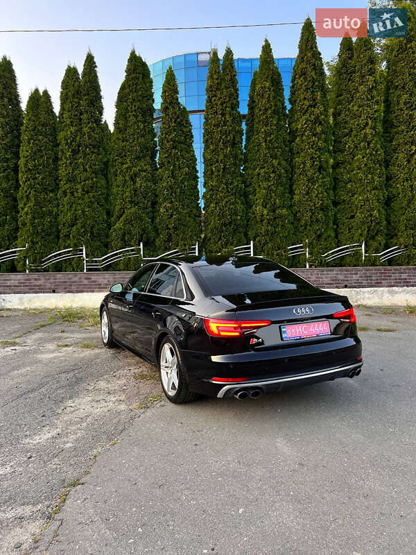 Седан Audi S4 2018 в Луцке