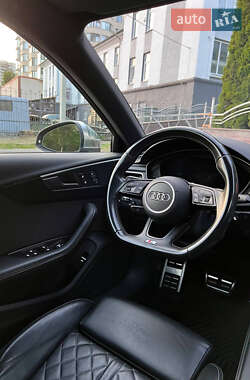 Седан Audi S4 2018 в 