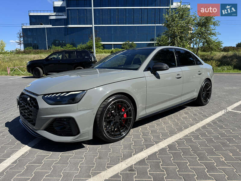 Седан Audi S4 2018 в Киеве