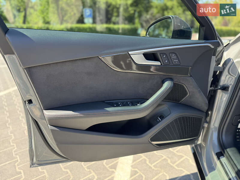 Седан Audi S4 2018 в Киеве фото 31 Седан Audi S4 2018 в Киеве