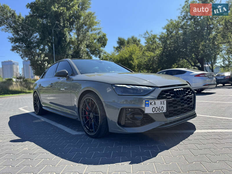 Седан Audi S4 2018 в Киеве