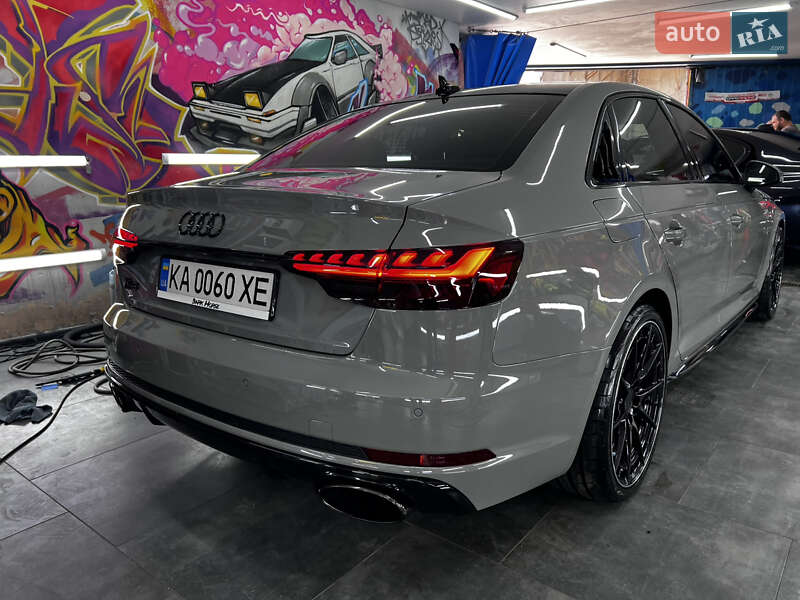 Седан Audi S4 2018 в Киеве