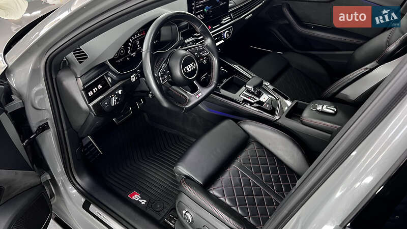 Седан Audi S4 2018 в Киеве