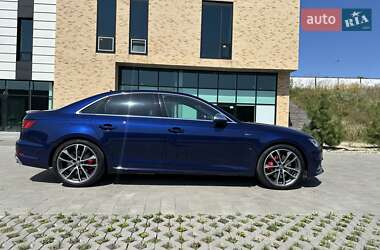 Седан Audi S4 2017 в 