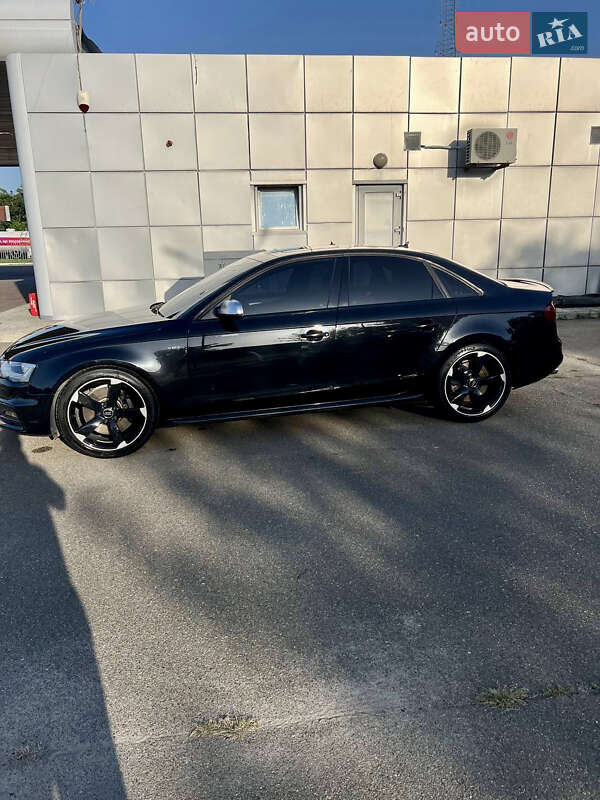Седан Audi S4 2014 в Киеве
