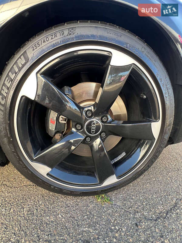 Седан Audi S4 2014 в Киеве