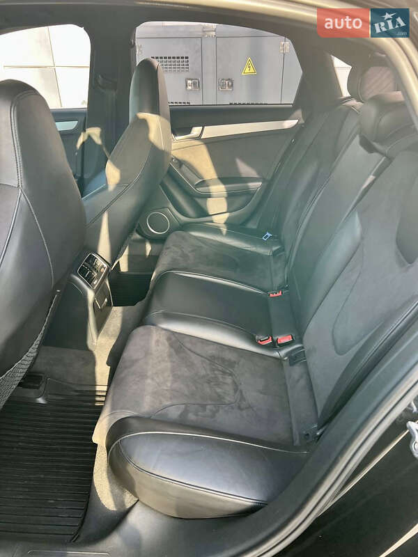 Седан Audi S4 2014 в Киеве