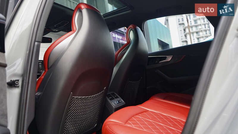 Седан Audi S4 2020 в Львове