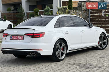 Седан Audi S4 2018 в 