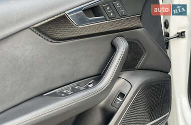 Седан Audi S4 2018 в 