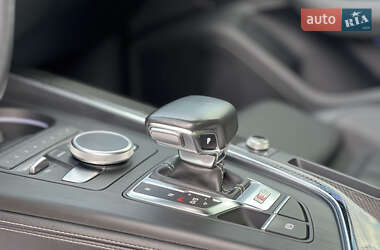 Седан Audi S4 2018 в 
