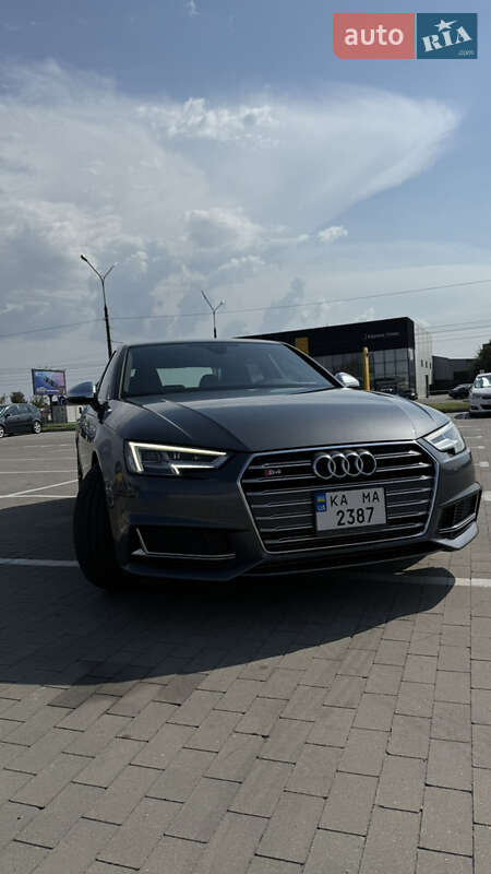 Седан Audi S4 2017 в Белой Церкви