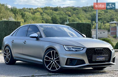 Седан Audi S4 2018 в 