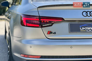 Седан Audi S4 2018 в 