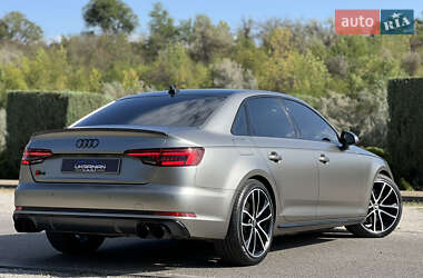 Седан Audi S4 2018 в 