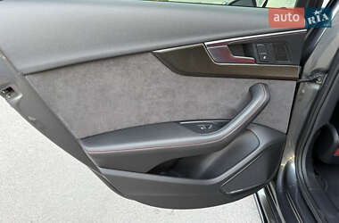Седан Audi S4 2018 в 