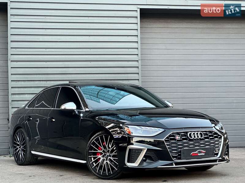 Седан Audi S4 2022 в Киеве