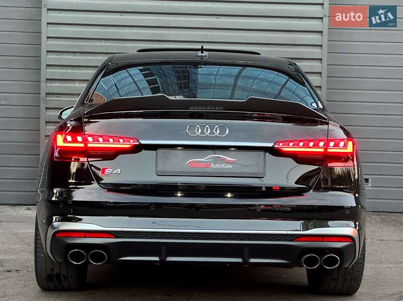 Седан Audi S4 2022 в Киеве