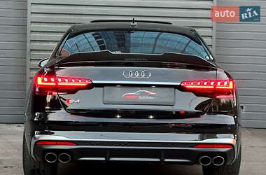 Седан Audi S4 2022 в 