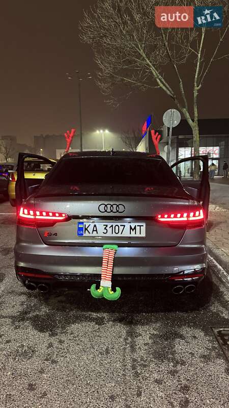 Седан Audi S4 2022 в Киеве