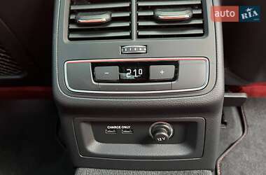 Седан Audi S4 2019 в 