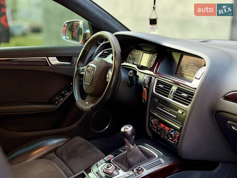 Седан Audi S4 2010 в Харькове