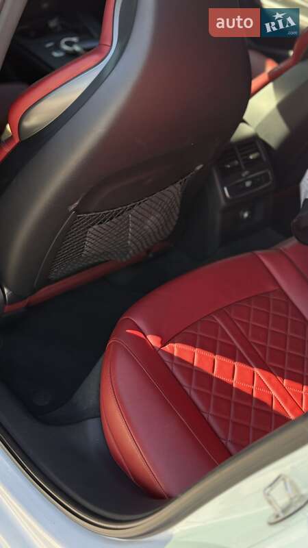 Седан Audi S4 2016 в Киеве фото 53 Седан Audi S4 2016 в Киеве