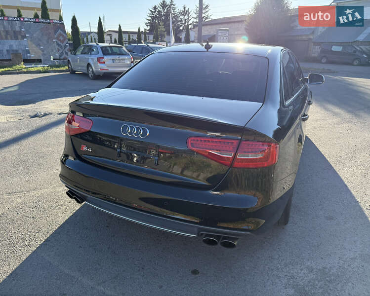 Седан Audi S4 2013 в Ровно